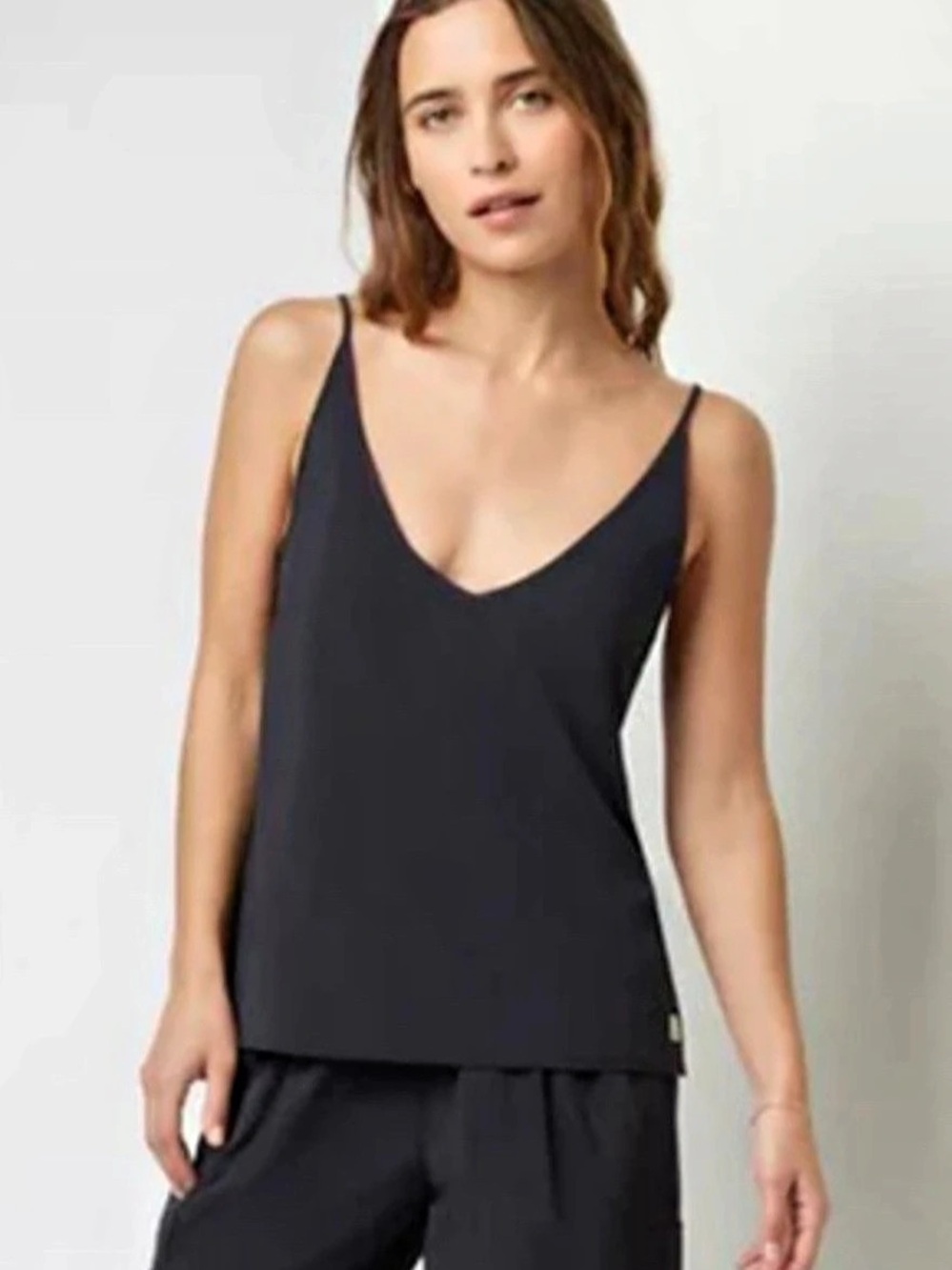 Vuori Villa Cami Black V-Neck Performance Stretch Tank Top Size XS